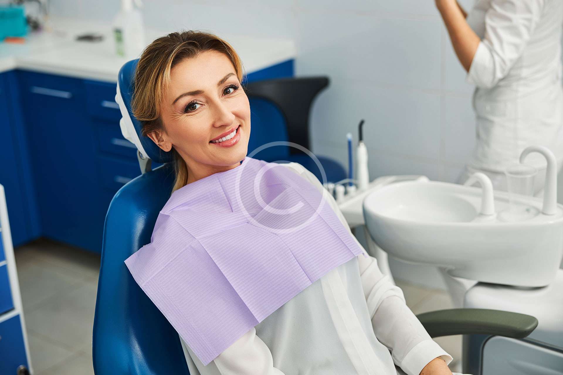 Blog post on removing yellow stains and brightening teeth at home